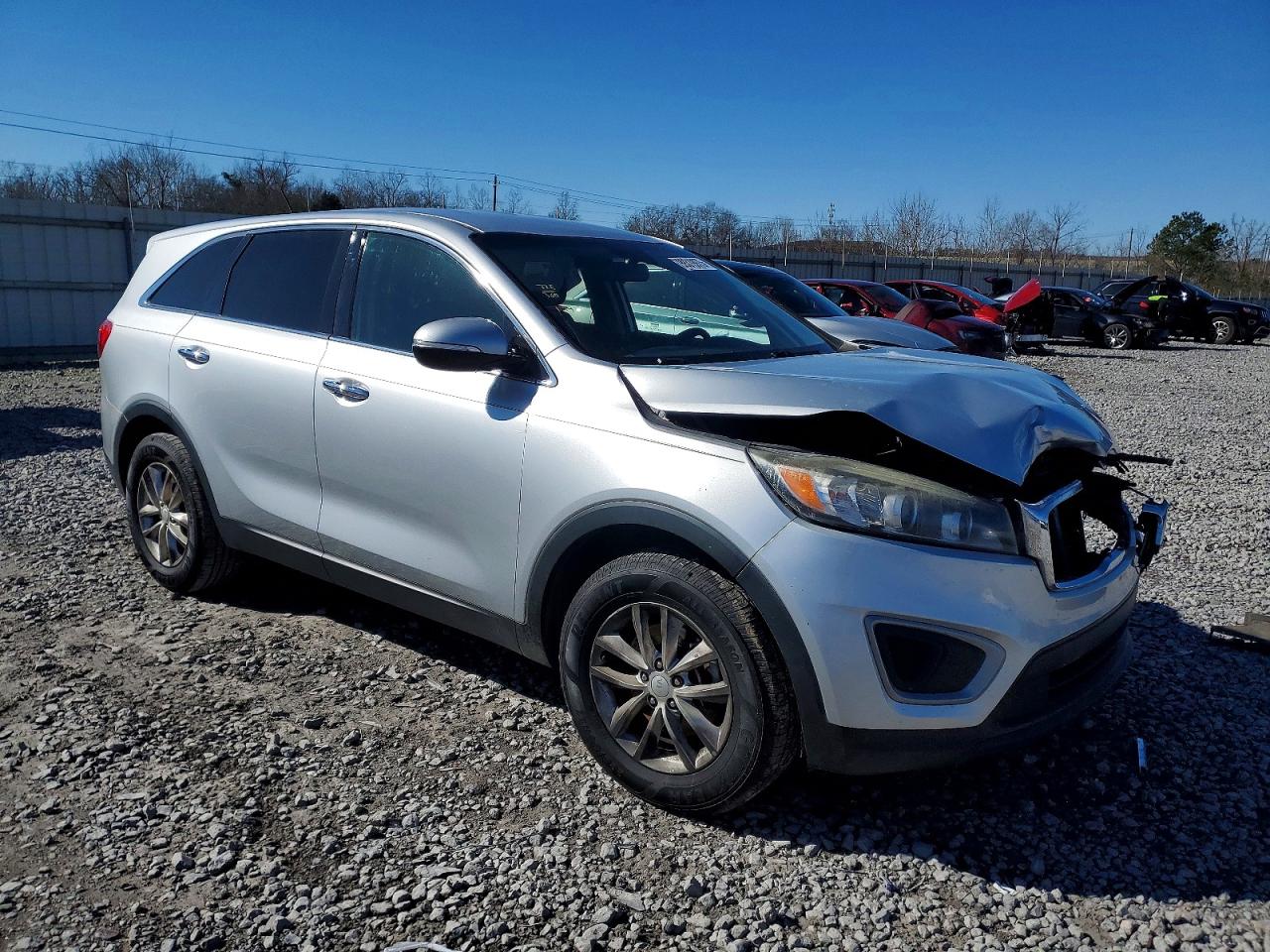 2016 KIA SORENTO LX photo 4