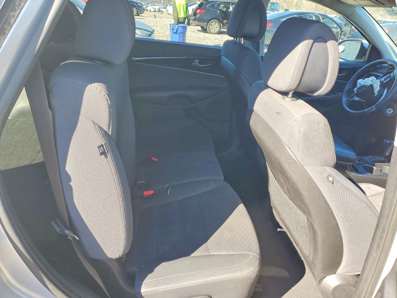 2016 KIA SORENTO LX photo 11