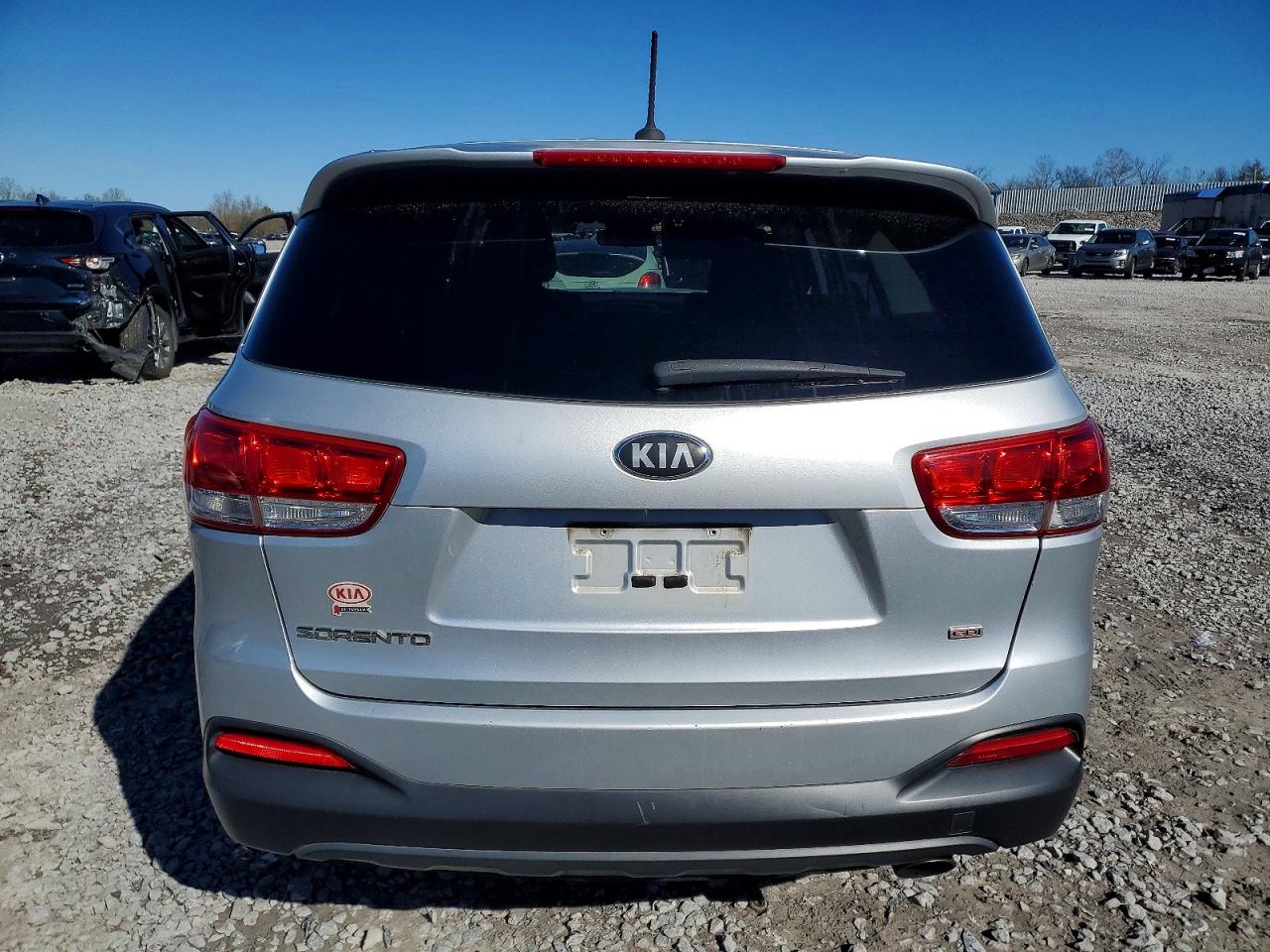 2016 KIA SORENTO LX photo 6
