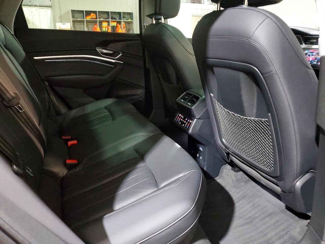 2023 AUDI E-TRON PREMIUM PLUS photo 11