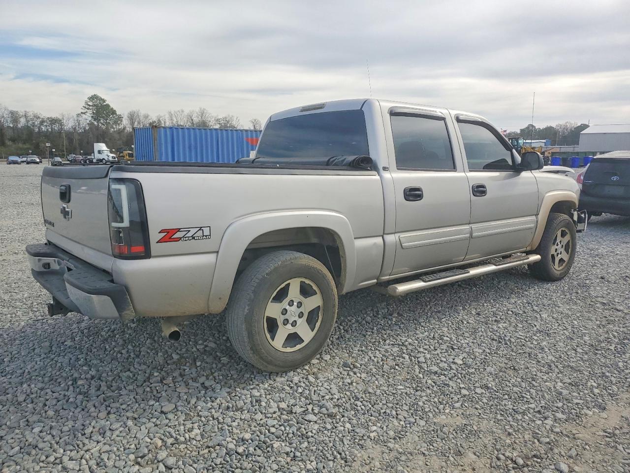 2005 CHEVROLET SILVERADO C1500 photo 3