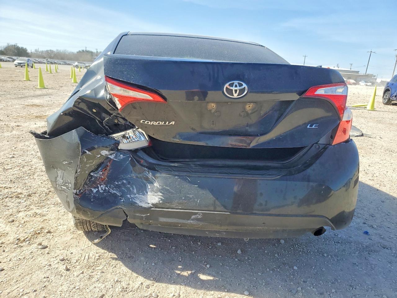 2014 TOYOTA COROLLA LE photo 6