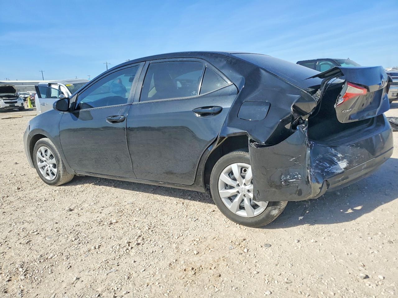2014 TOYOTA COROLLA LE photo 2