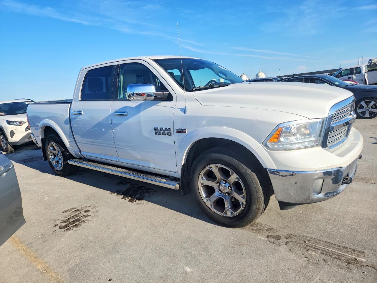 2013 RAM 1500 LARAMIE photo 4