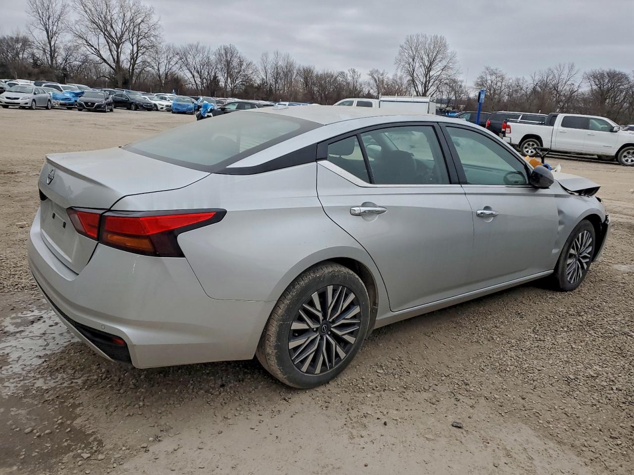 2025 NISSAN ALTIMA SV photo 5