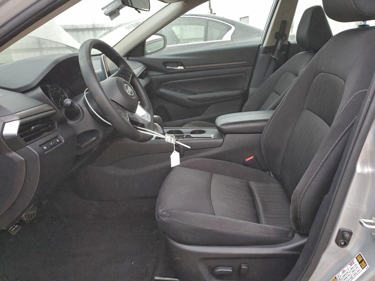 2025 NISSAN ALTIMA SV photo 13