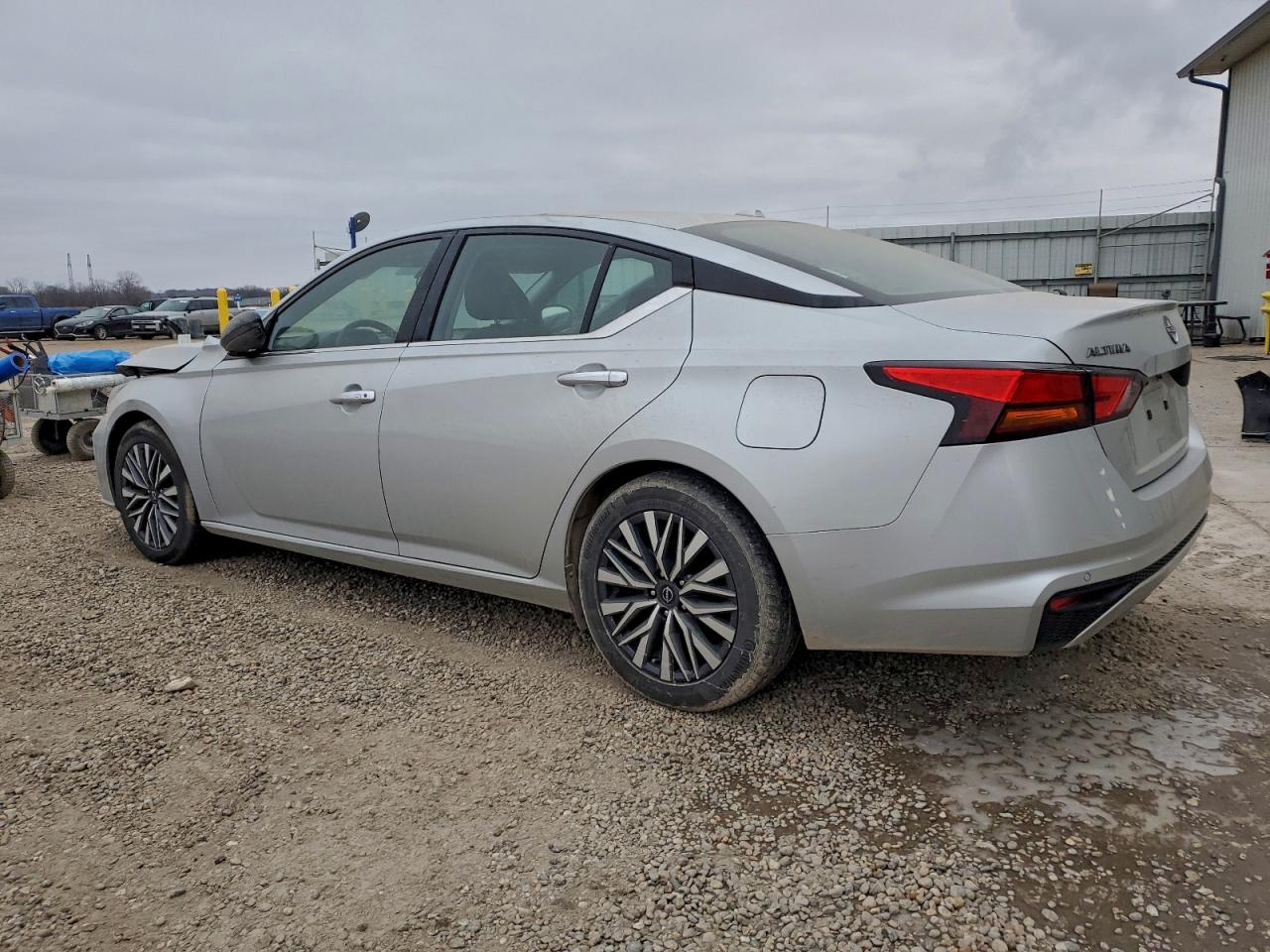 2025 NISSAN ALTIMA SV photo 3