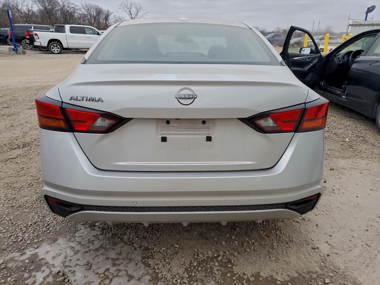 2025 NISSAN ALTIMA SV photo 11