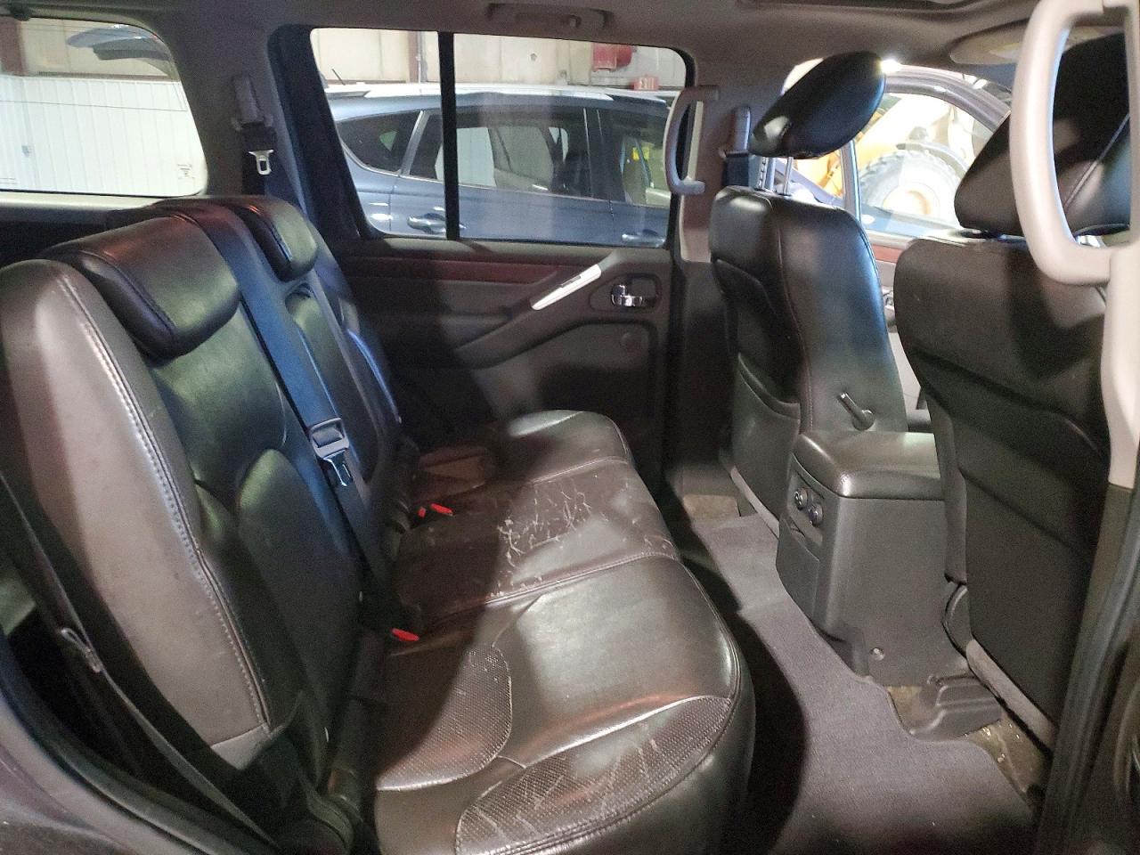 2011 NISSAN PATHFINDER S photo 21