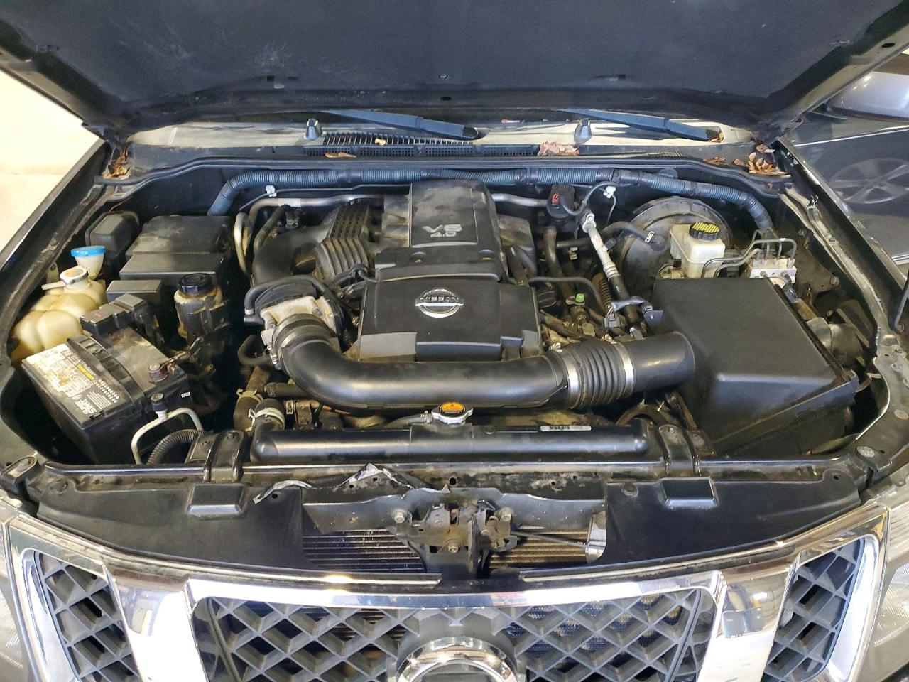 2011 NISSAN PATHFINDER S photo 23