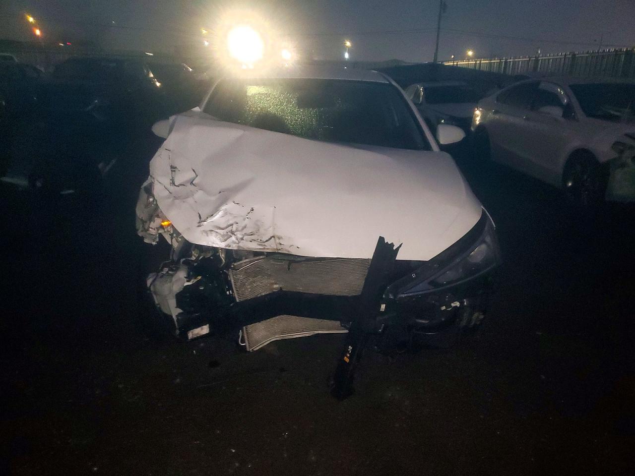 2019 HYUNDAI ELANTRA SE photo 9