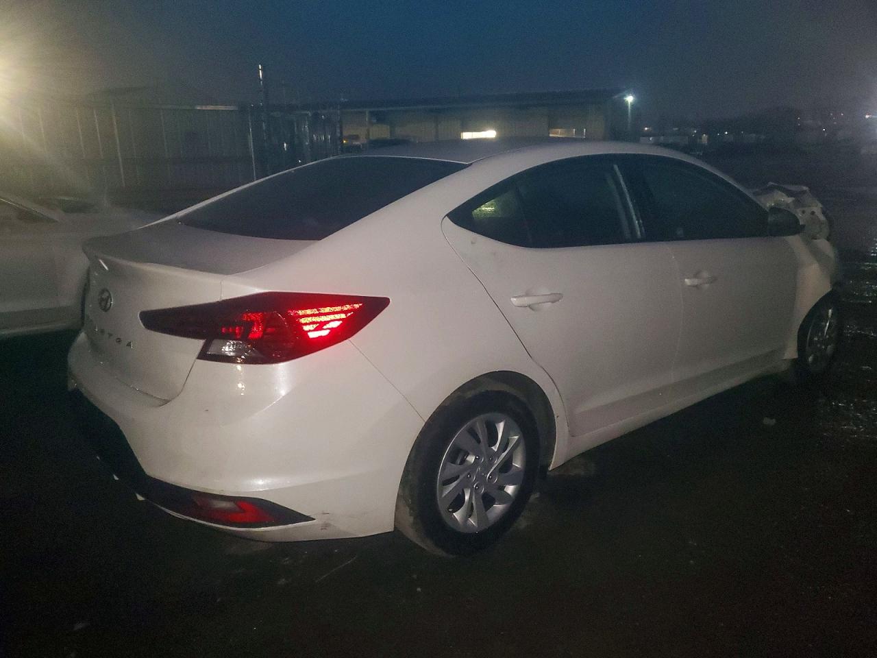 2019 HYUNDAI ELANTRA SE photo 5