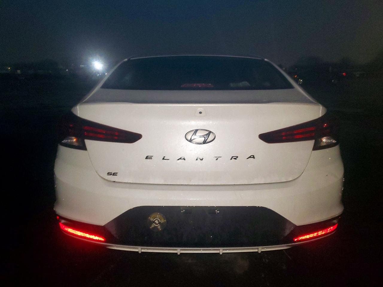 2019 HYUNDAI ELANTRA SE photo 11