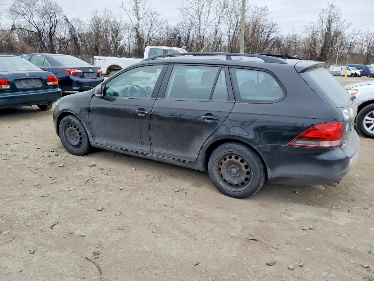 2011 VOLKSWAGEN JETTA S photo 2