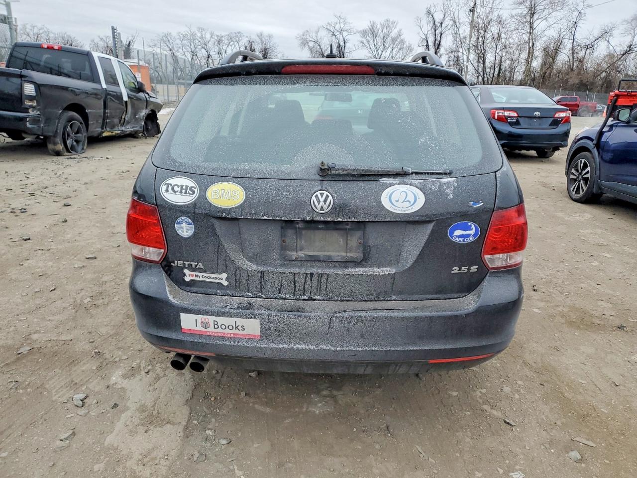 2011 VOLKSWAGEN JETTA S photo 6