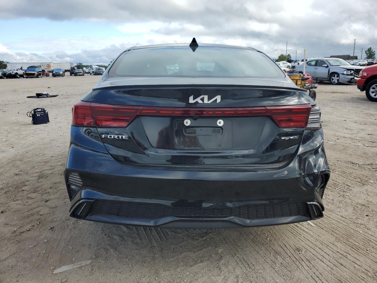 2023 KIA FORTE GT LINE photo 6