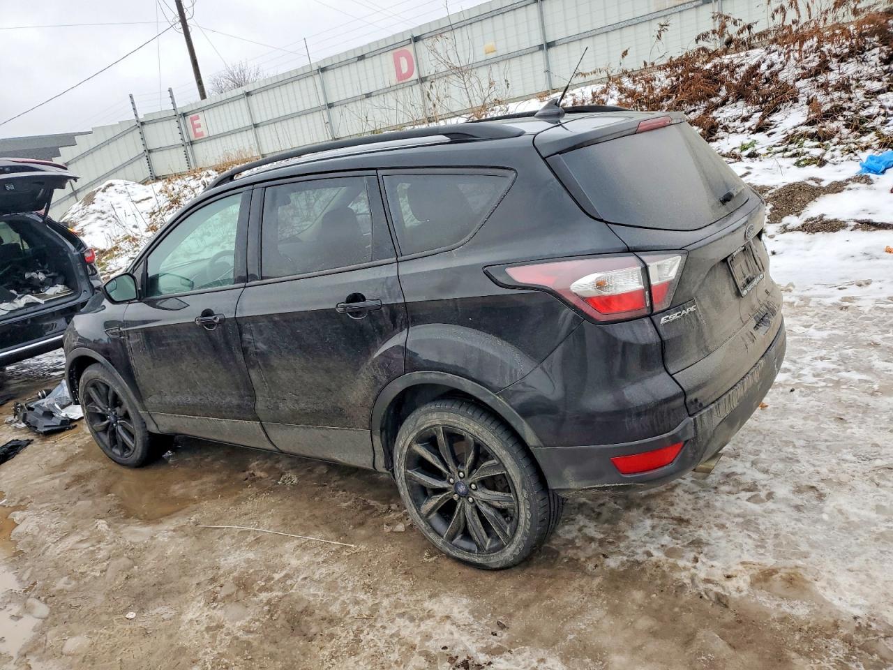 2018 FORD ESCAPE SE photo 2
