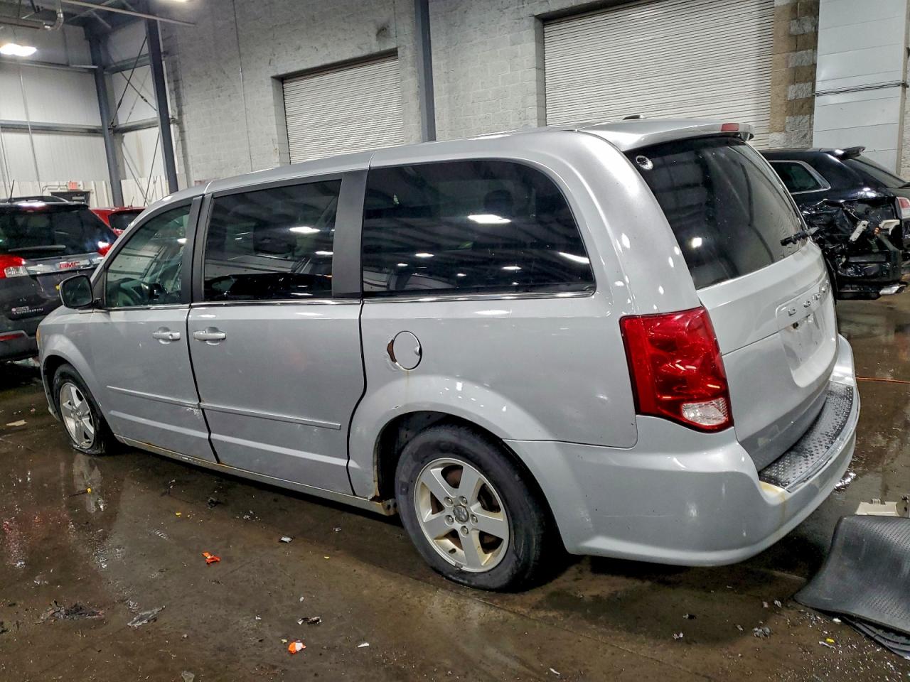 2012 DODGE GRAND CARAVAN CREW photo 2