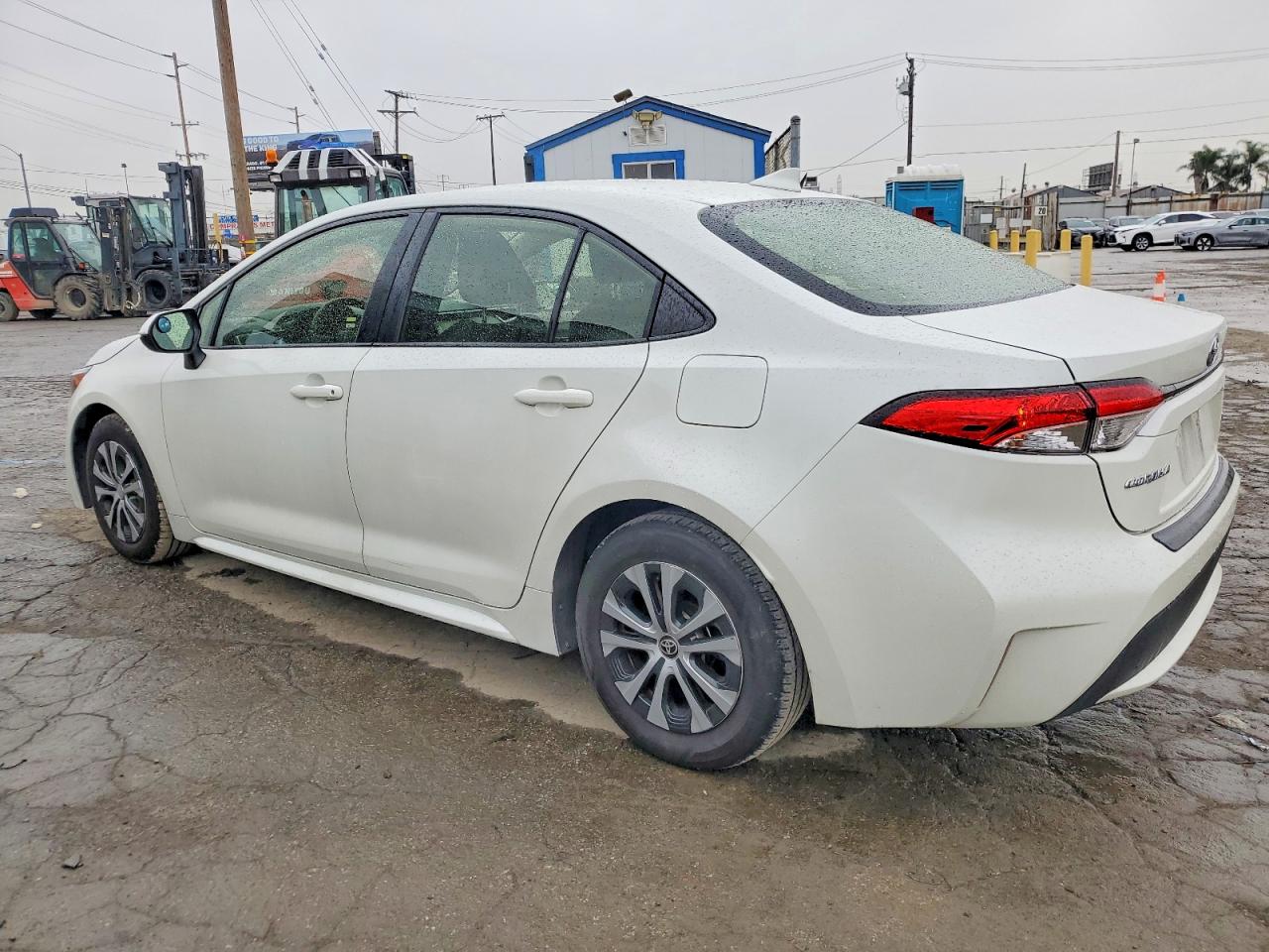 2021 TOYOTA COROLLA LE photo 2