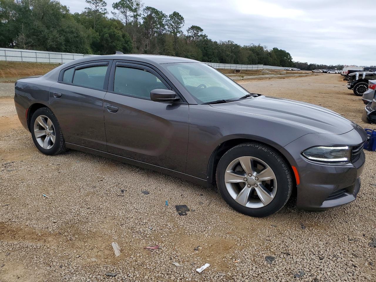 2016 DODGE CHARGER SXT photo 4