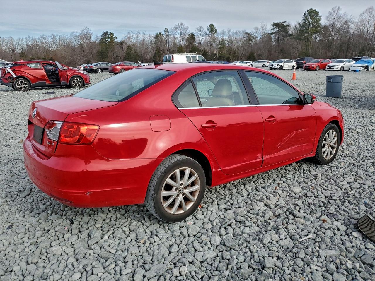 2013 VOLKSWAGEN JETTA SE photo 3