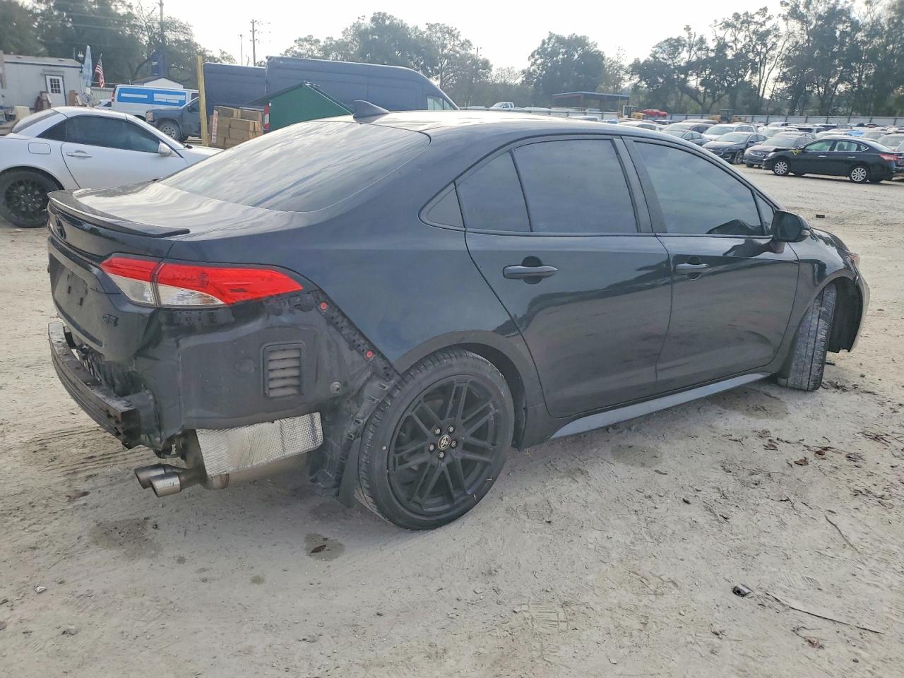 2020 TOYOTA COROLLA SE photo 3