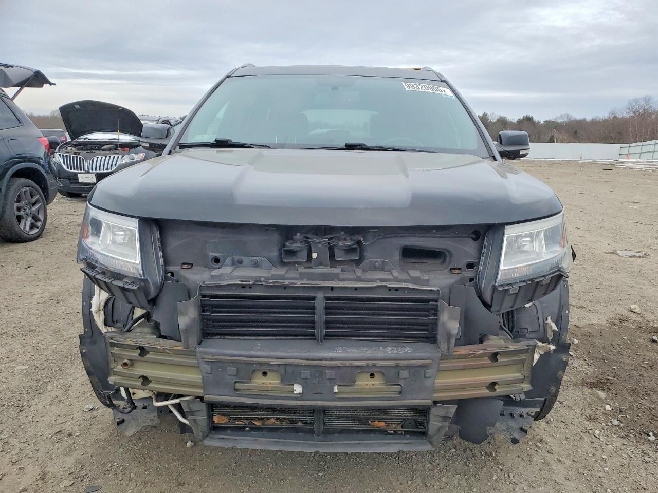 2017 FORD EXPLORER XLT photo 5