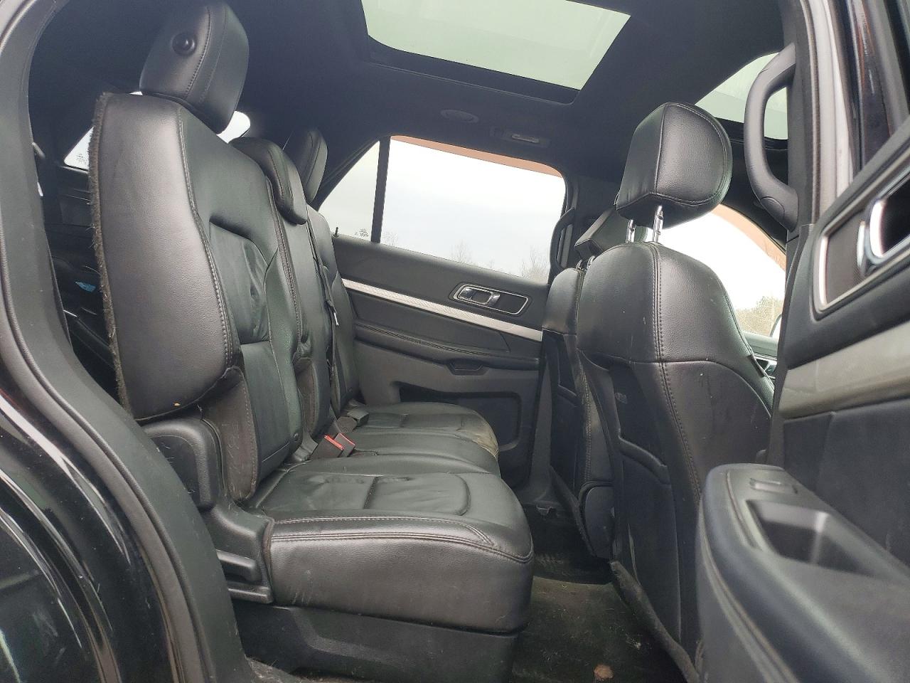 2017 FORD EXPLORER XLT photo 11