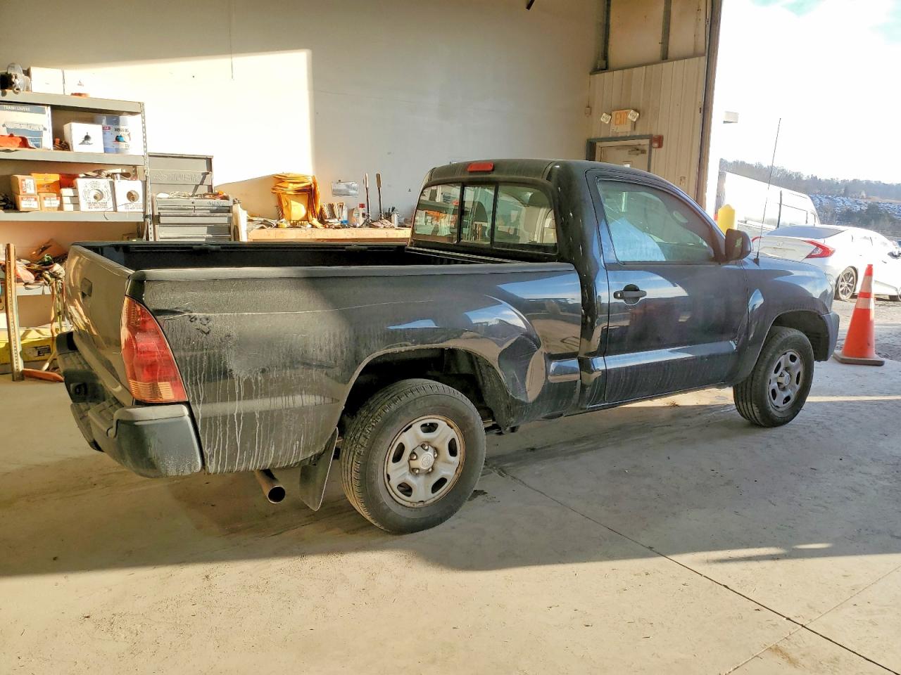 2013 TOYOTA TACOMA photo 3