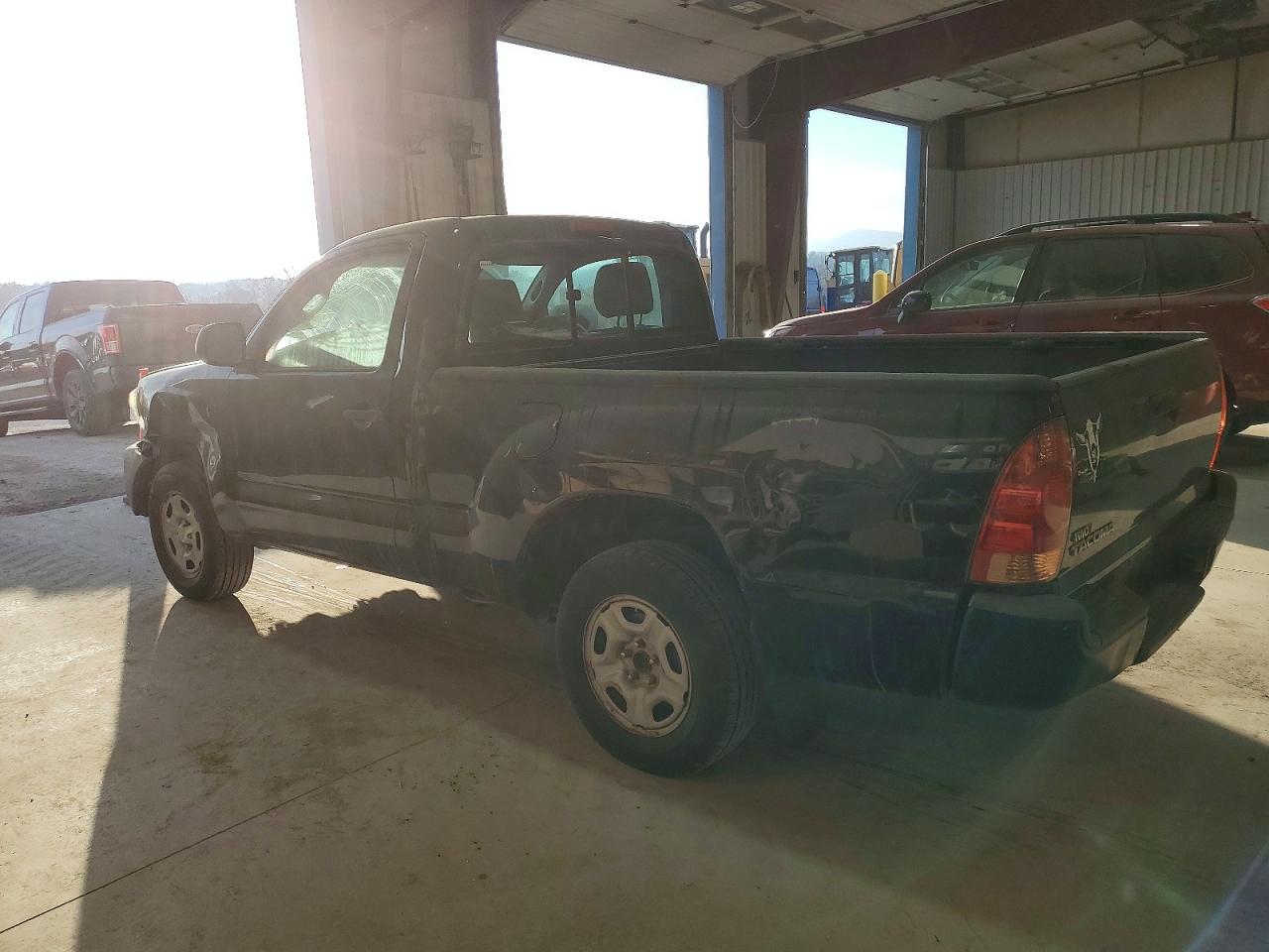 2013 TOYOTA TACOMA photo 2