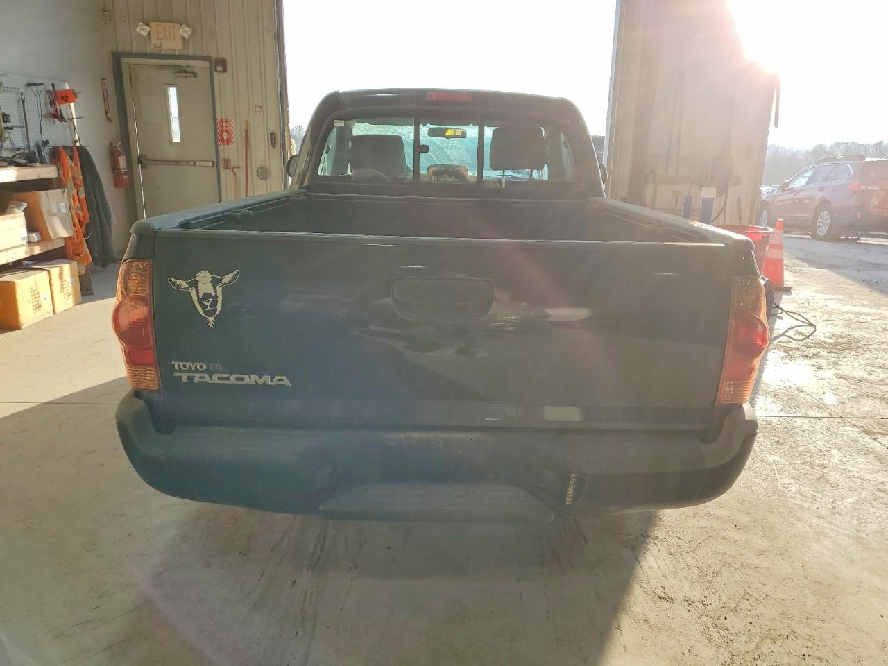 2013 TOYOTA TACOMA photo 6