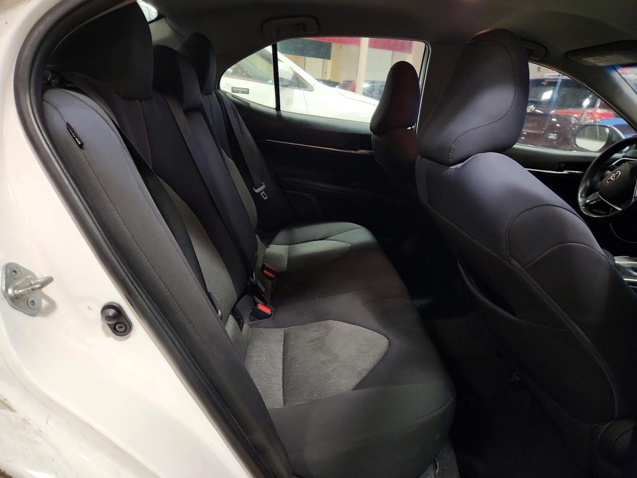 2018 TOYOTA CAMRY L photo 10