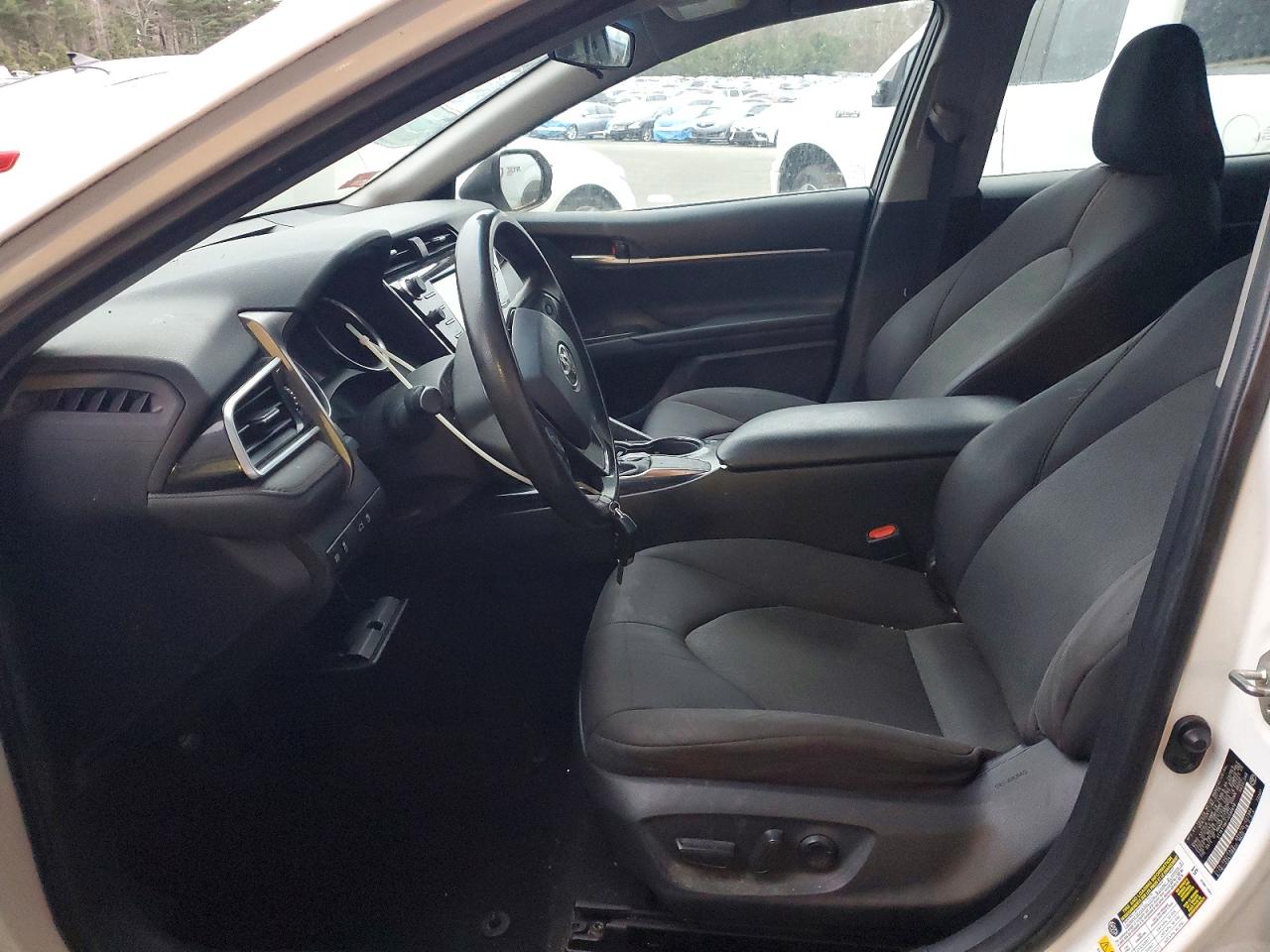 2018 TOYOTA CAMRY L photo 7