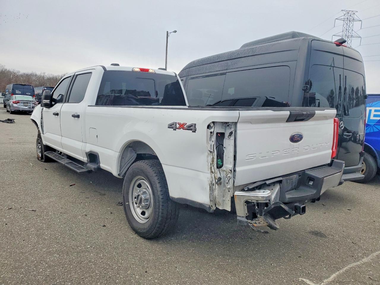 2023 FORD F350 SUPER DUTY photo 4