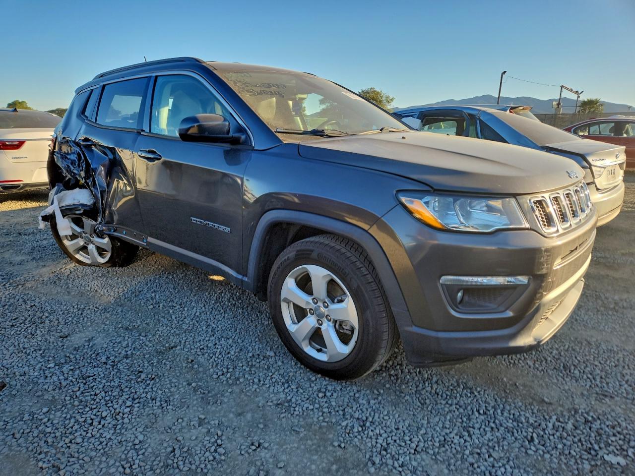 2019 JEEP COMPASS LATITUDE photo 4