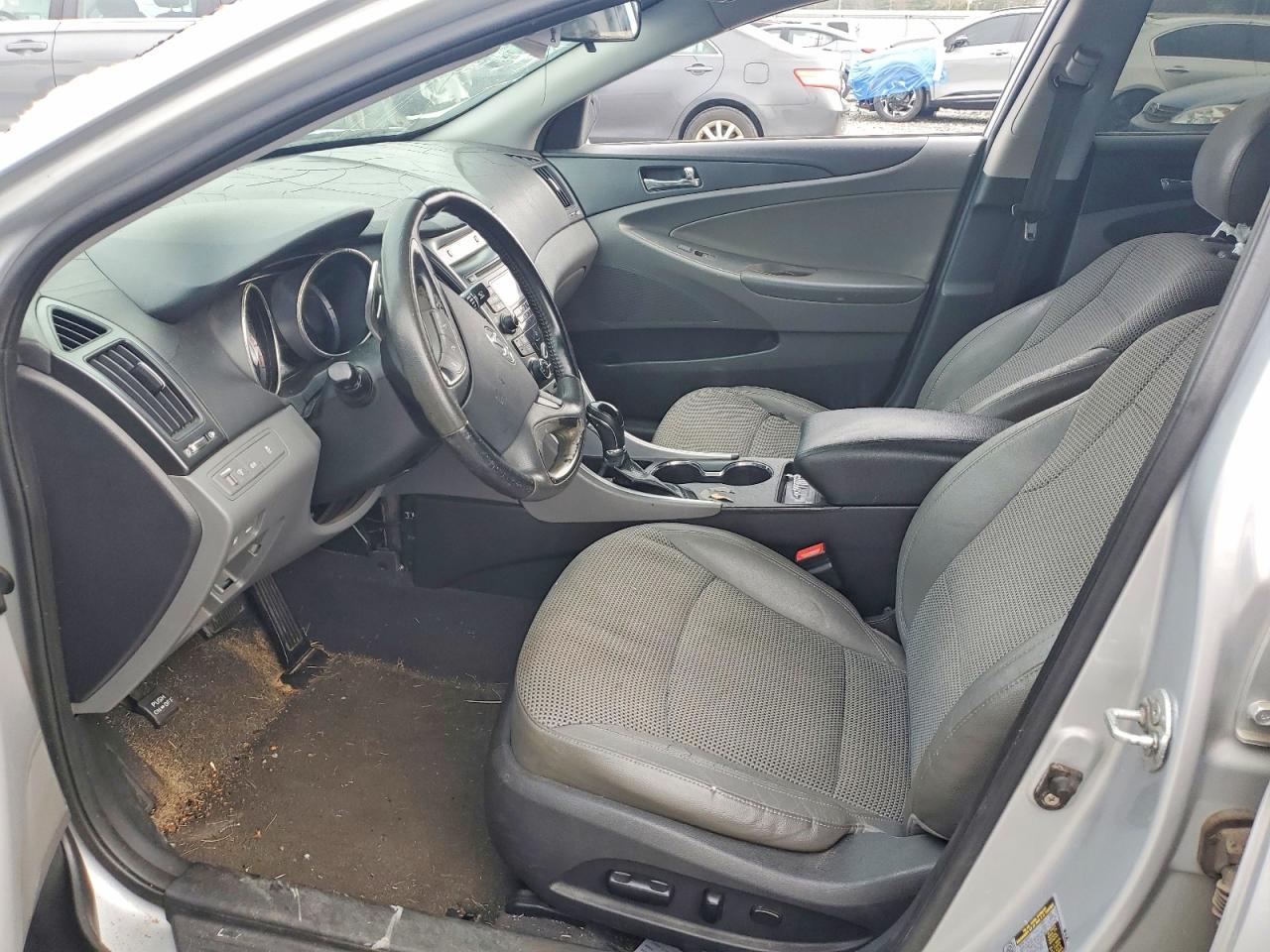 2011 HYUNDAI SONATA SE photo 7