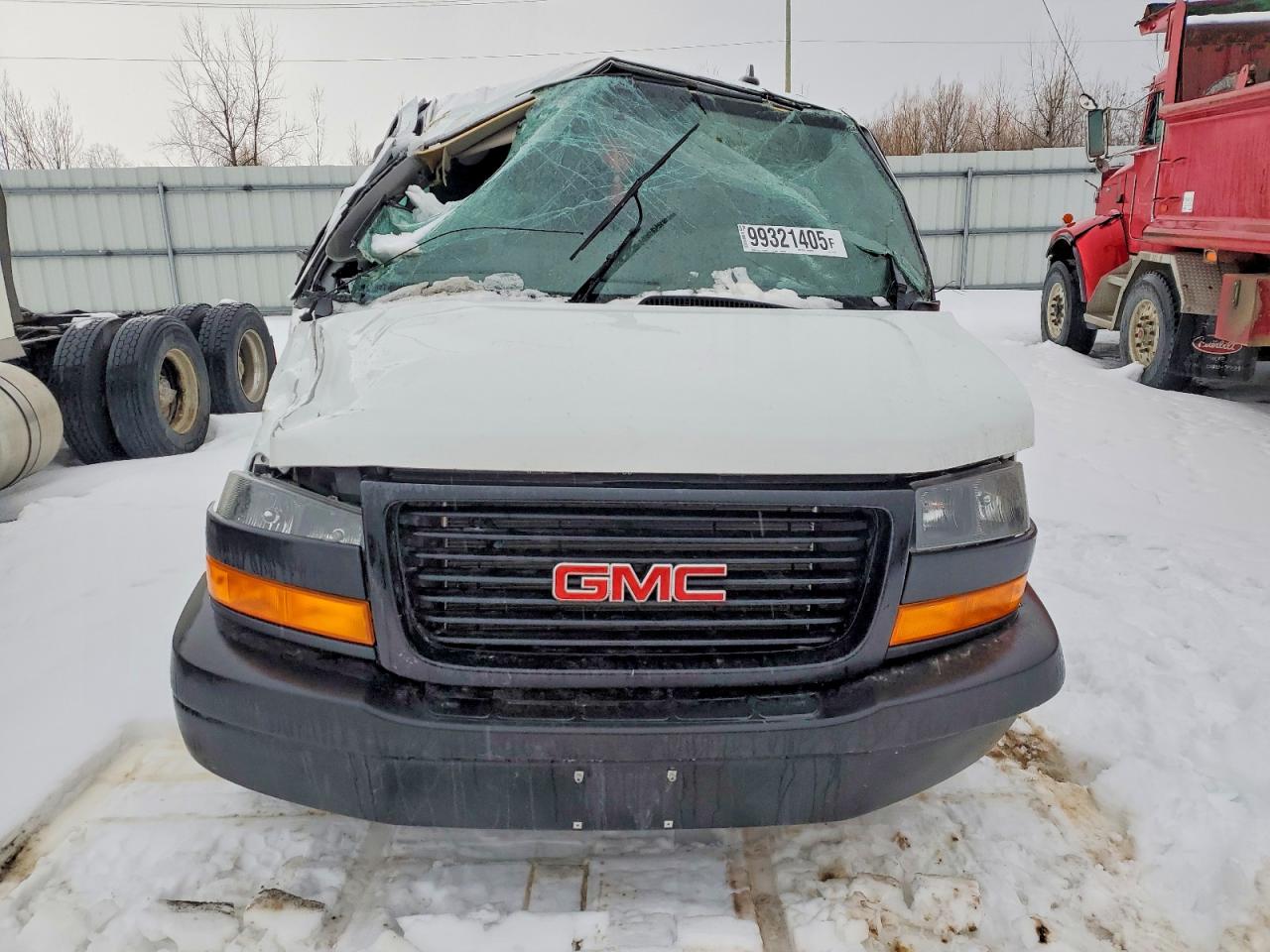 2024 GMC SAVANA G2500 photo 5