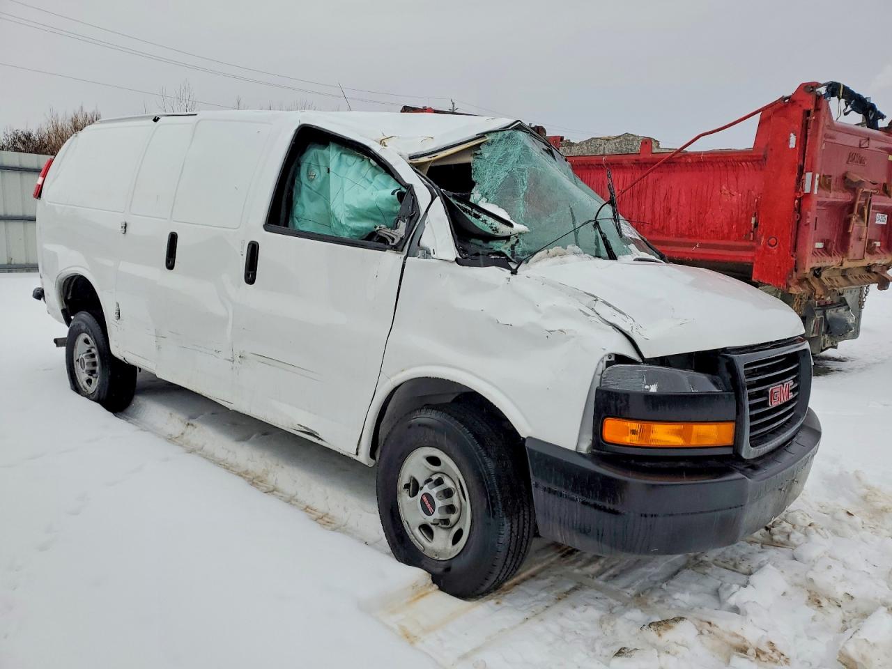 2024 GMC SAVANA G2500 photo 4