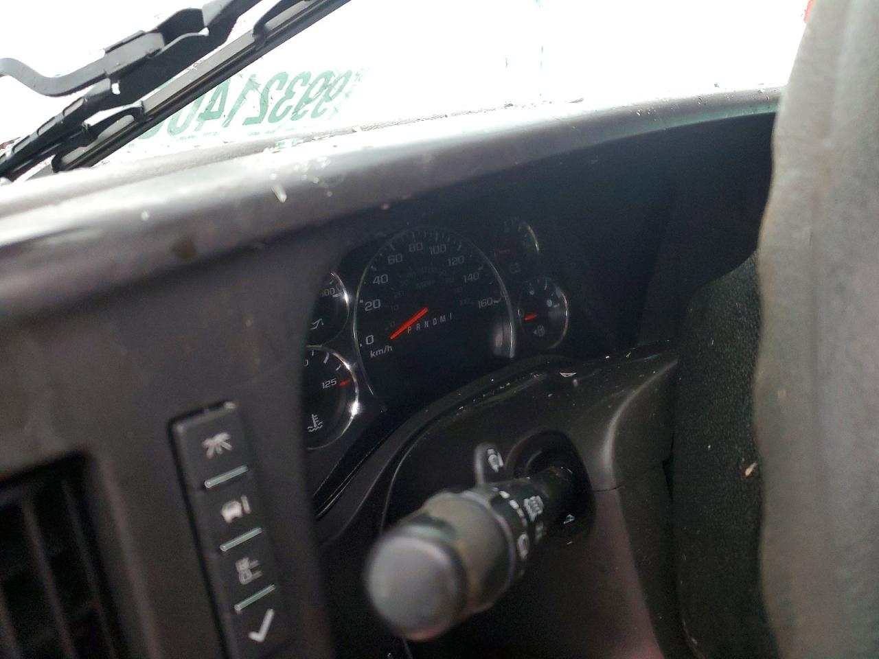 2024 GMC SAVANA G2500 photo 9