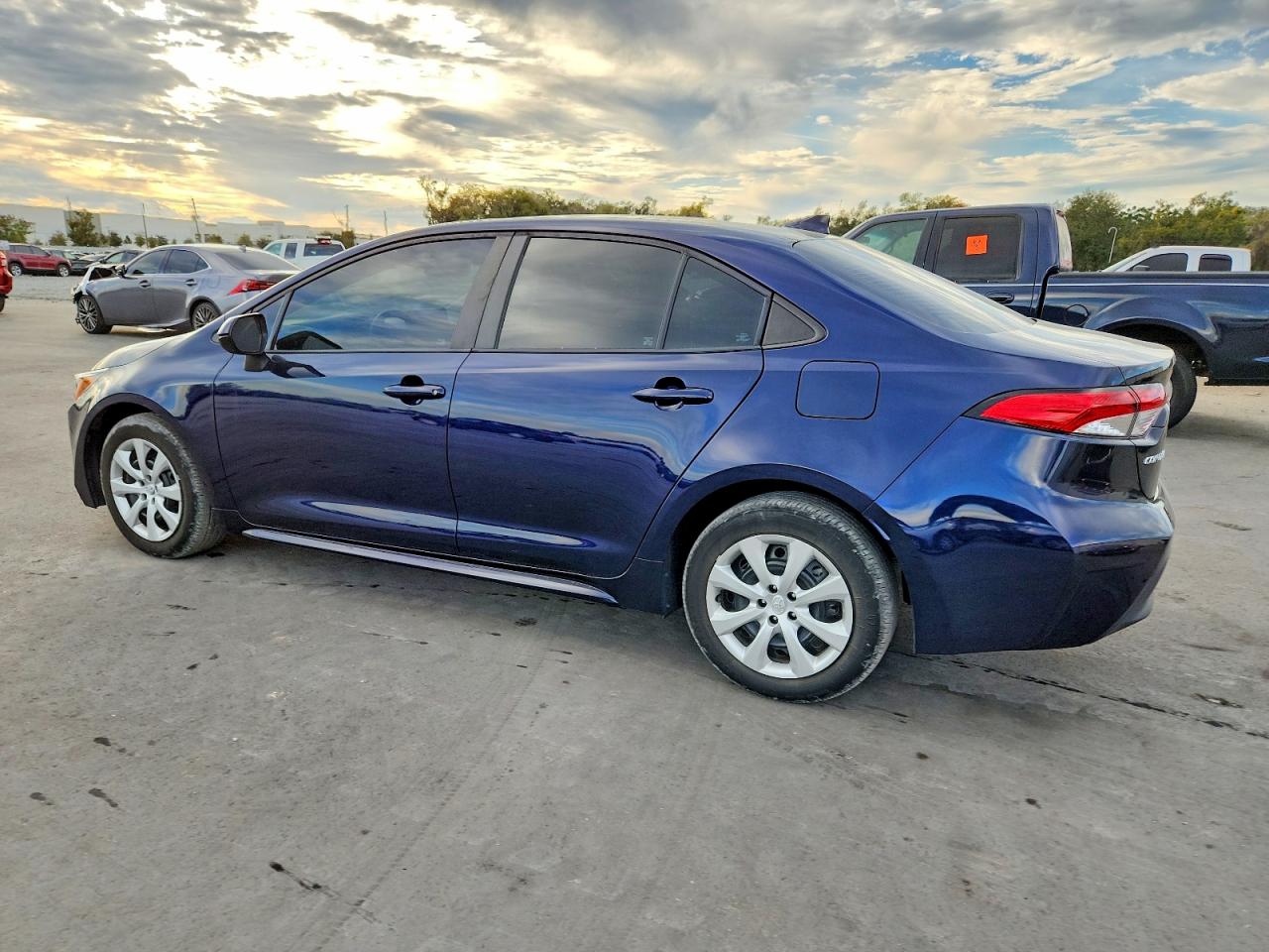 2024 TOYOTA COROLLA LE photo 4