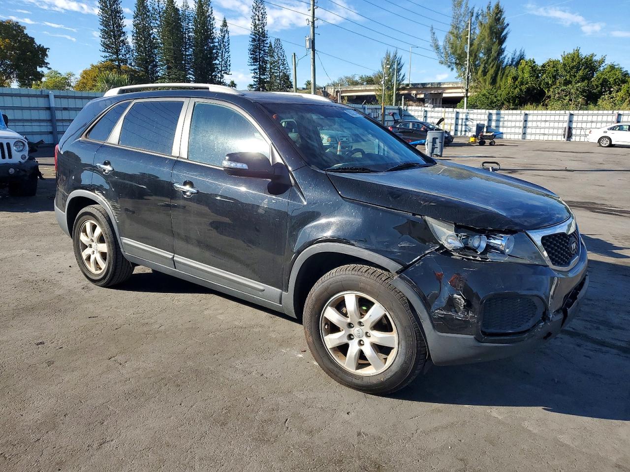 2012 KIA SORENTO BASE photo 4