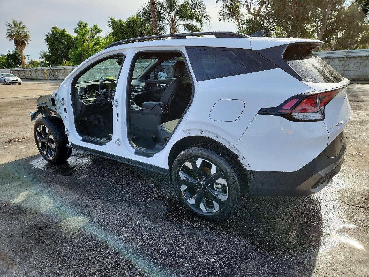 2023 KIA SPORTAGE X LINE photo 2