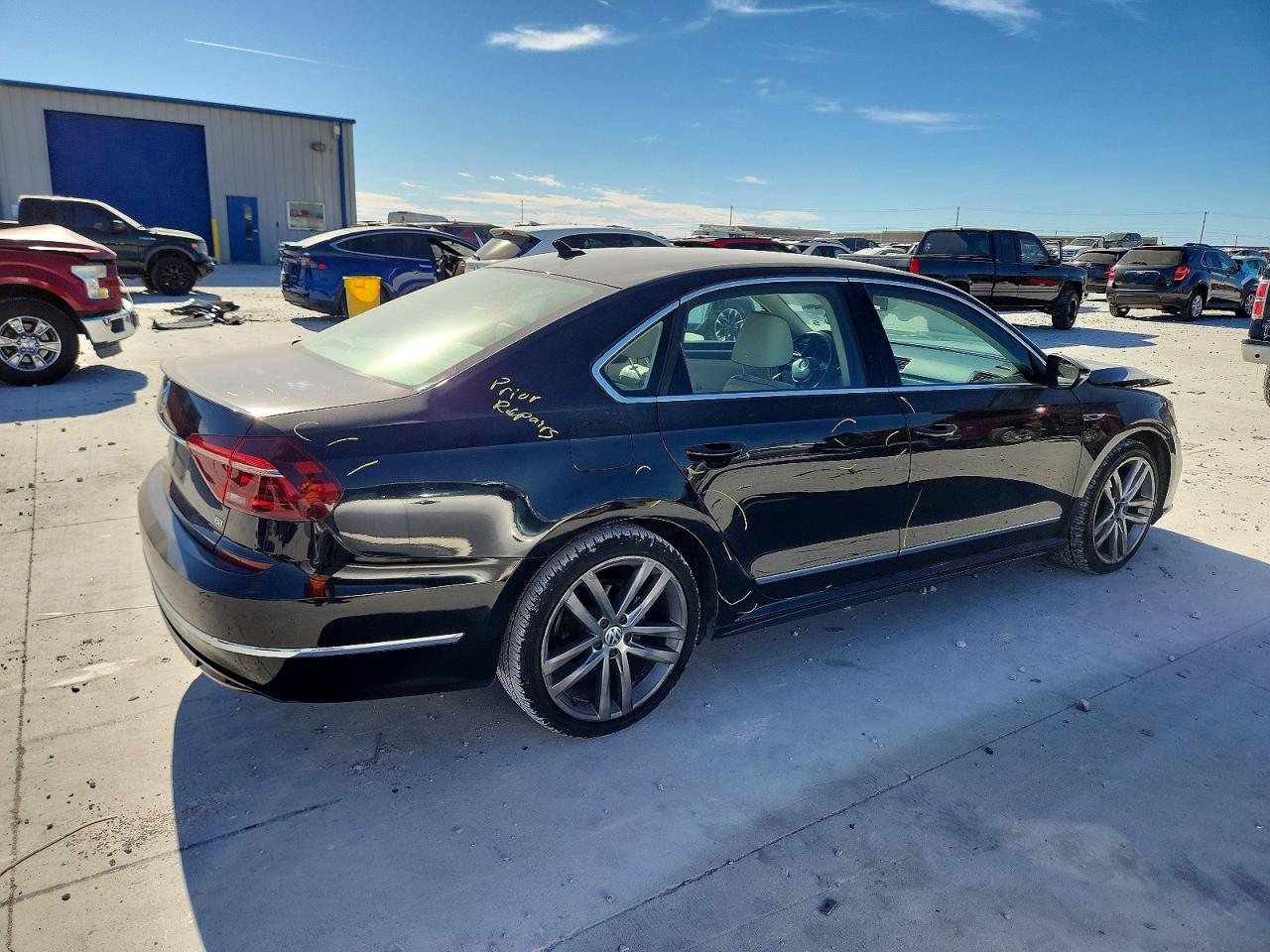 2017 VOLKSWAGEN PASSAT R-LINE photo 3