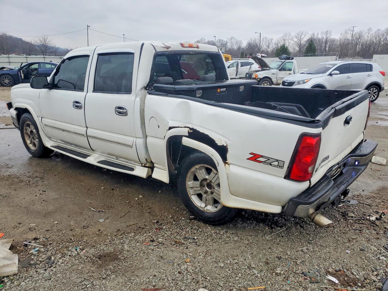 2006 CHEVROLET SILVERADO K1500 photo 2