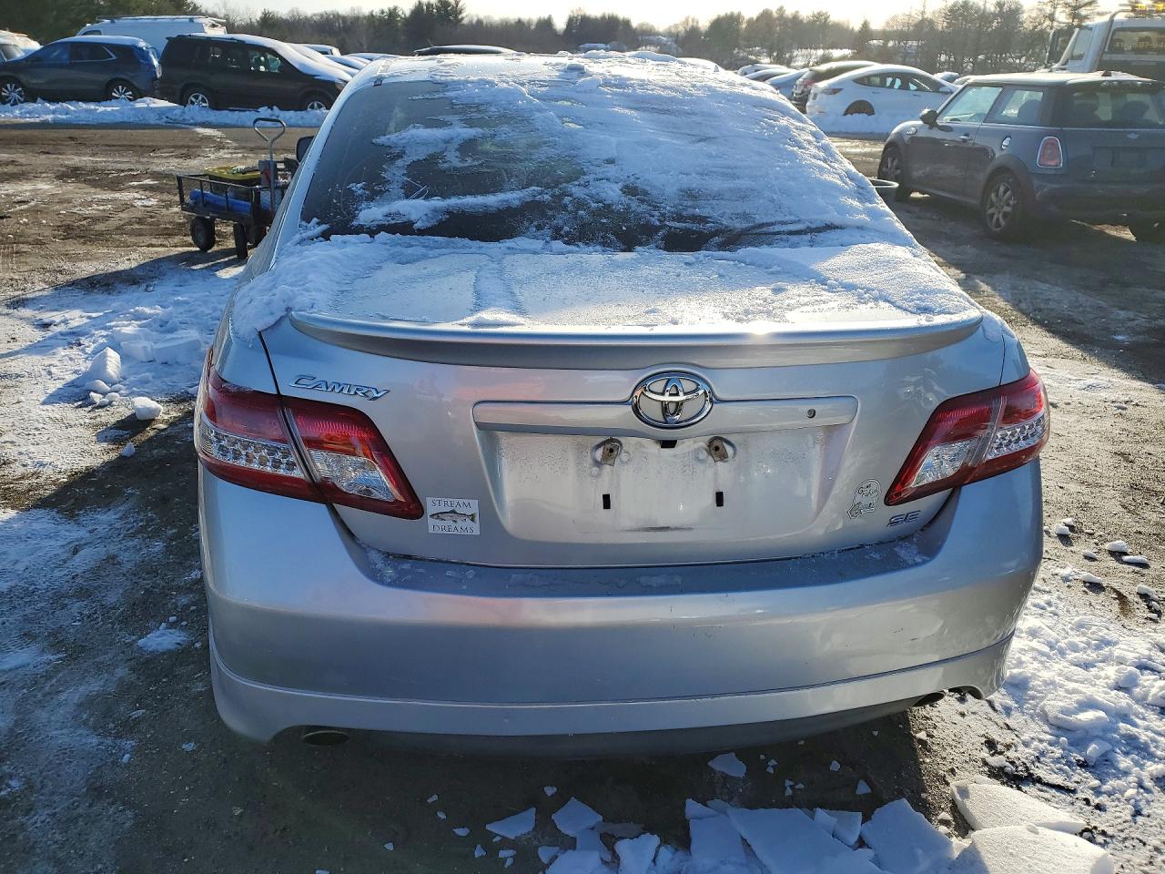 2010 TOYOTA CAMRY BASE photo 6