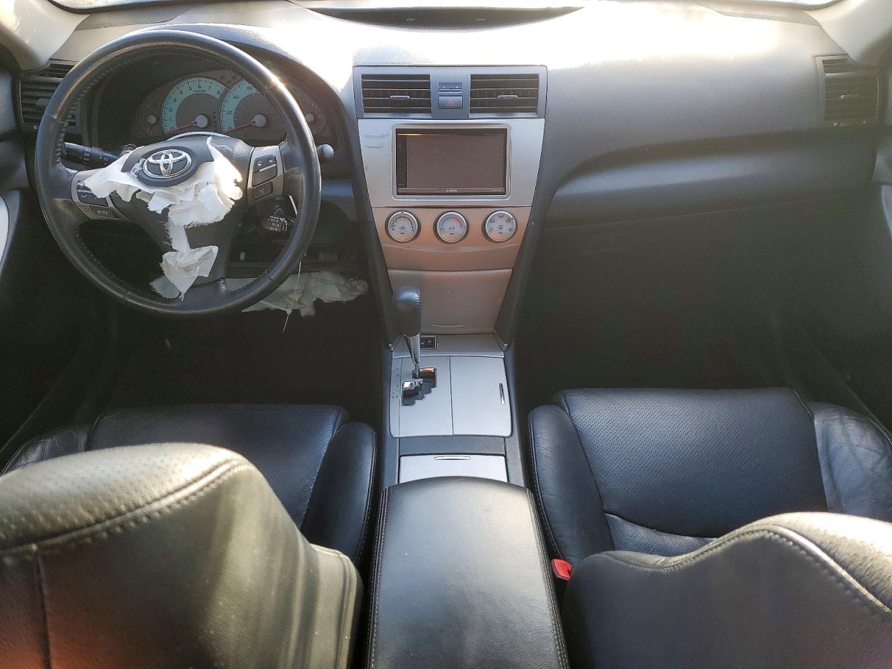 2010 TOYOTA CAMRY BASE photo 8