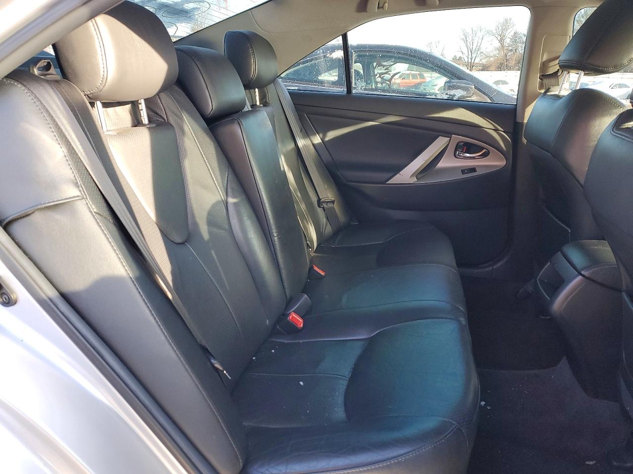 2010 TOYOTA CAMRY BASE photo 10