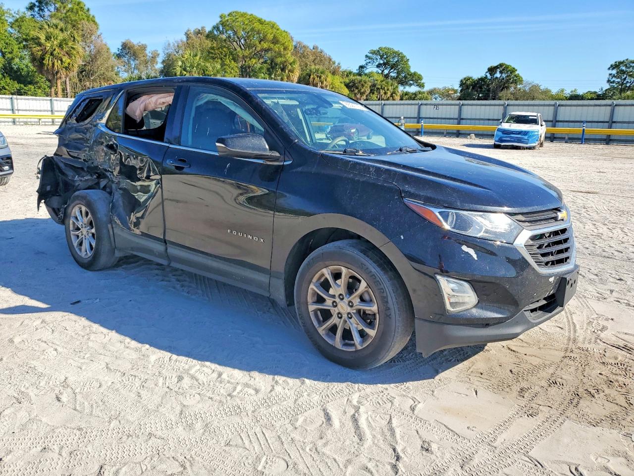 2018 CHEVROLET EQUINOX LT photo 4