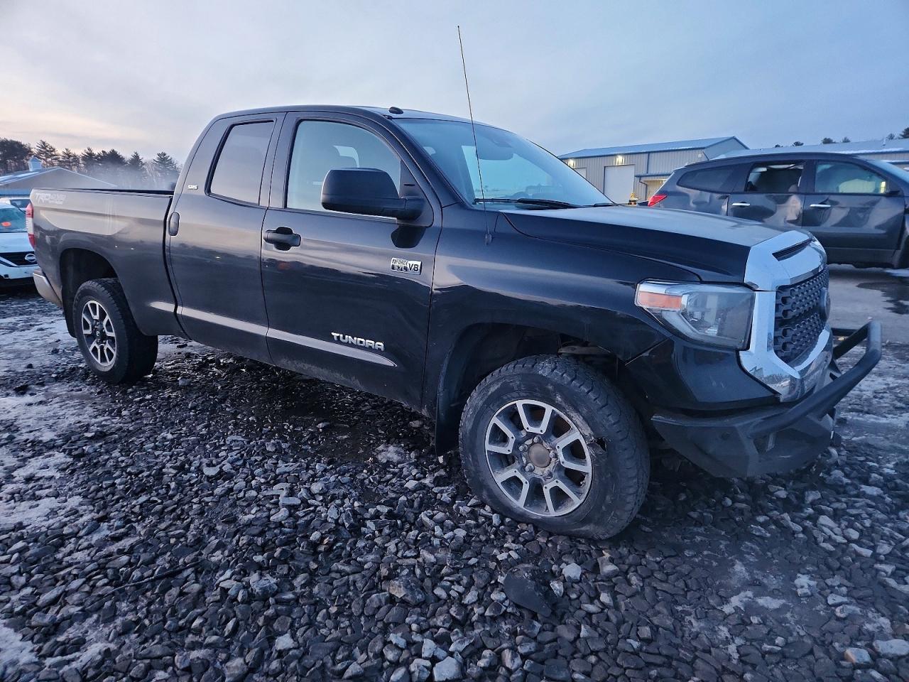 2018 TOYOTA TUNDRA DOUBLE CAB SR photo 4