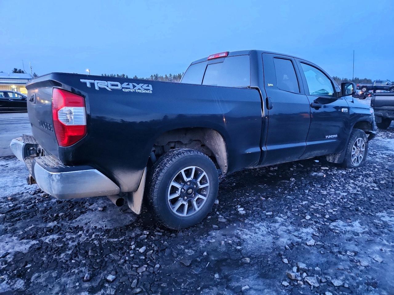 2018 TOYOTA TUNDRA DOUBLE CAB SR photo 3